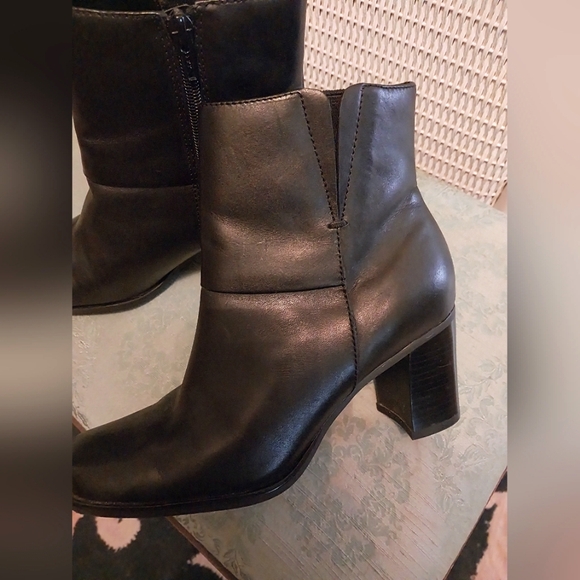 Ankle Heel Booties - Black colored - Picture 5 of 9